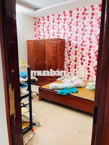 Cho thuê nhà 2 tầng Đô Đốc Lân giá rẻ