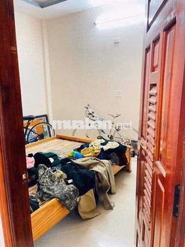 Cho thuê nhà 2 tầng Đô Đốc Lân giá rẻ