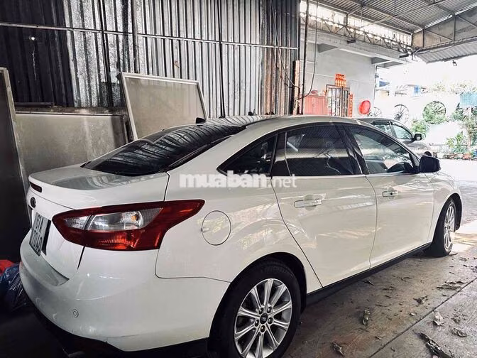 Ford Focus 2014 Trắng Tự động