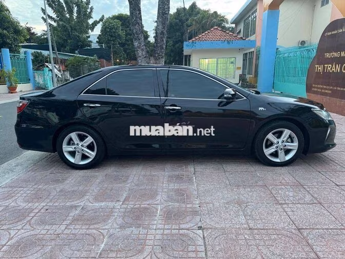 Toyota Camry 2.5Q sản xuất 2017