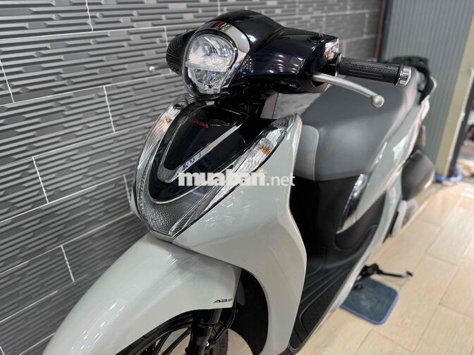 Honda SH Mode ABS 2025 Xám xi măng 5.000km