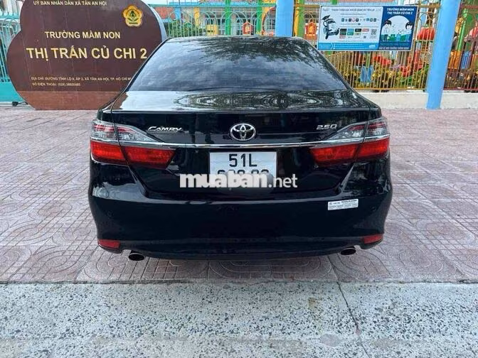 Toyota Camry 2.5Q sản xuất 2017