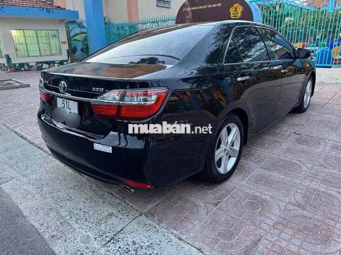 Toyota Camry 2.5Q sản xuất 2017