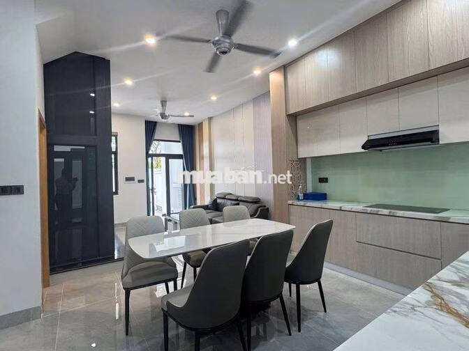 Cho thuê nhà phố Lavida 4PN full nội thất mới tinh có thang máy