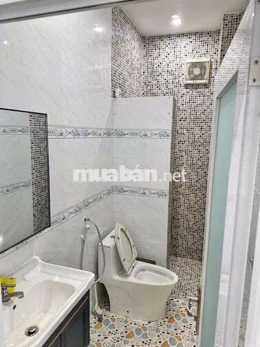XC bán nhà 2MT hẽm TT Q6 giáp Q5, gần Chợ Bình Tây DT: 4,21x15,62