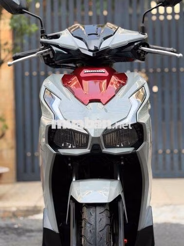 Honda Air Blade 2025 Xám đỏ 2.000 km