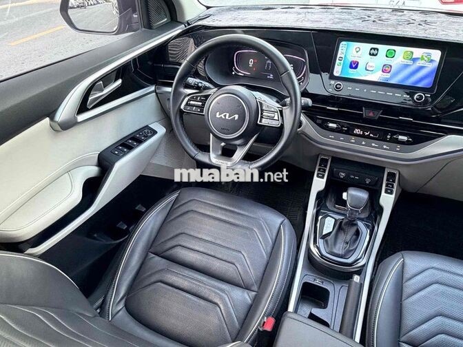 Kia Carens 1.4T Signature 2023 7 chỗ Xăng 22.000Km