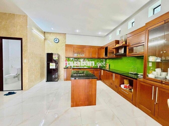Cho thuê nhà 3 tầng kiệt oto đường nhựa 5m 2/9