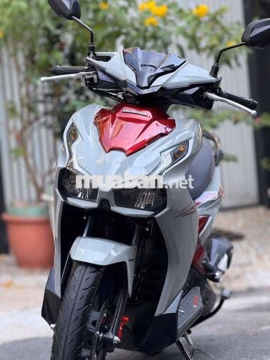 Honda Air Blade 2025 Xám đỏ 2.000 km
