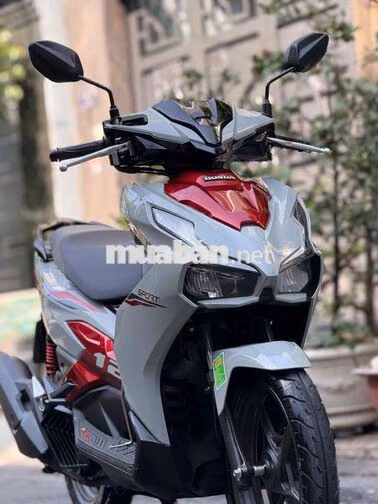 Honda Air Blade 2025 Xám đỏ 2.000 km
