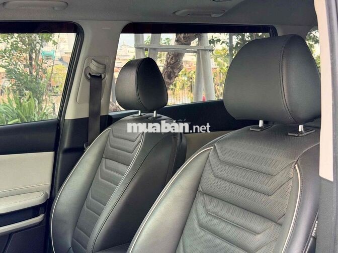 Kia Carens 1.4T Signature 2023 7 chỗ Xăng 22.000Km