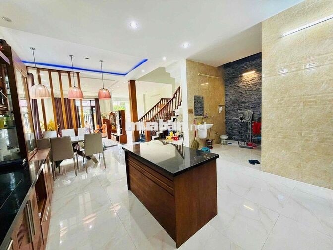 Cho thuê nhà 3 tầng kiệt oto đường nhựa 5m 2/9