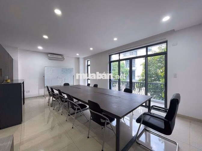 Cho thuê văn phòng 133m² full nội thất – Chỉ 15,5tr – Vạn Phúc City