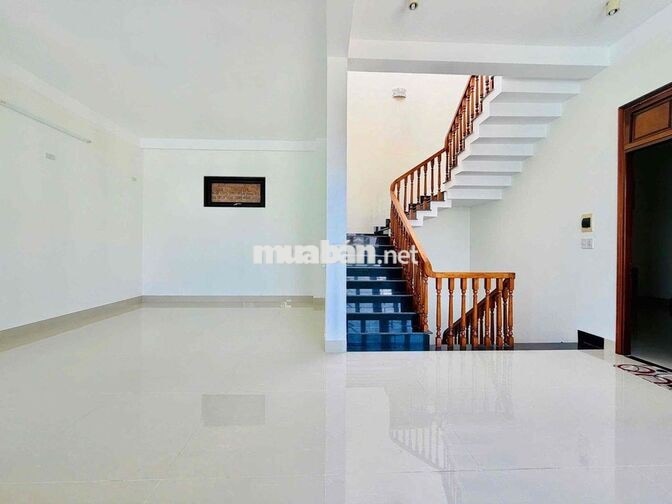 Cho thuê nhà 3 tầng kiệt oto đường nhựa 5m 2/9