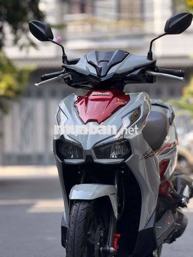 Honda Air Blade 2025 Xám đỏ 2.000 km