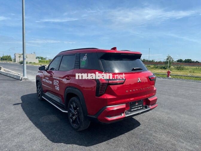 Mitsubishi Destinator Premium 2025 Đỏ 21.500 Km
