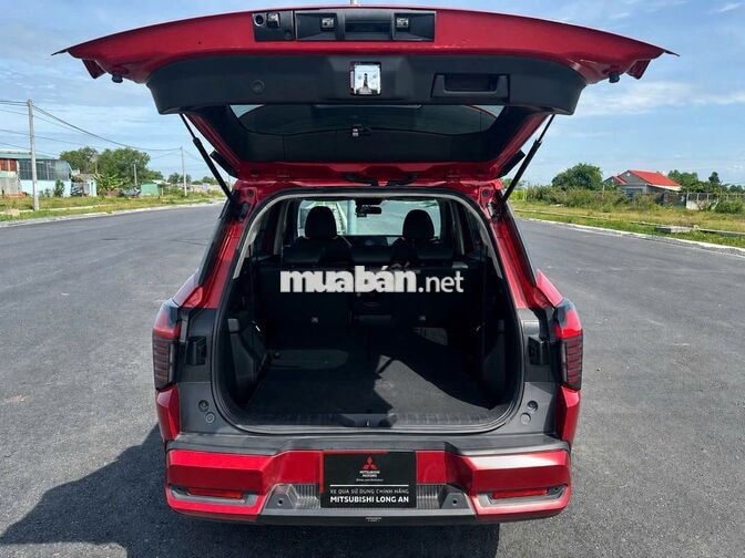 Mitsubishi Destinator Premium 2025 Đỏ 21.500 Km