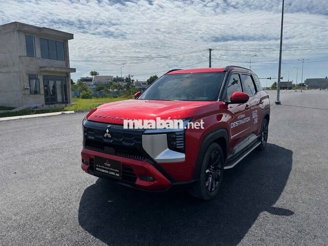 Mitsubishi Destinator Premium 2025 Đỏ 21.500 Km