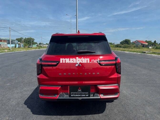 Mitsubishi Destinator Premium 2025 Đỏ 21.500 Km