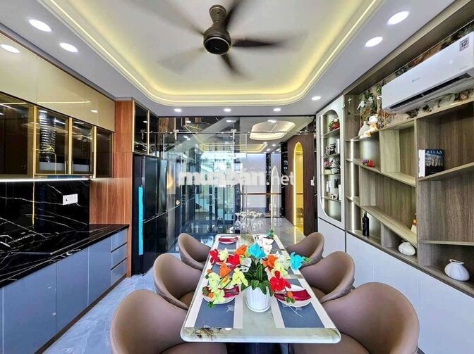Nhà phố mặt tiền sang trọng đẳng cấp 7pn8wc full nội thất giá cực tốt