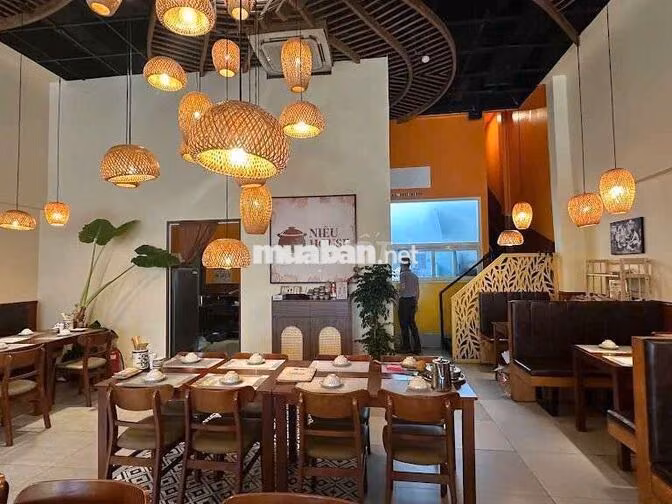 Cho thuê nhà mặt tiền Cao Thắng - Quận 3