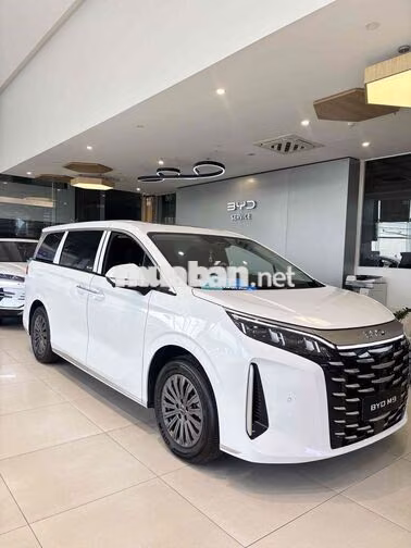 BYD M9 Pre 2026 -Trắng xe Sẵn Tặng ưu đãi 50Triệu