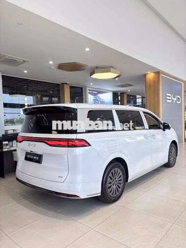 BYD M9 Pre 2026 -Trắng xe Sẵn Tặng ưu đãi 50Triệu