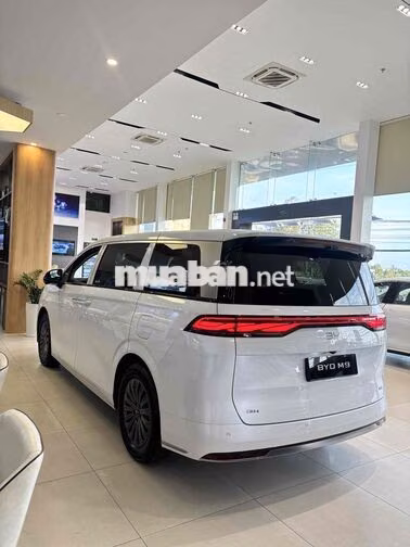 BYD M9 Pre 2026 -Trắng xe Sẵn Tặng ưu đãi 50Triệu