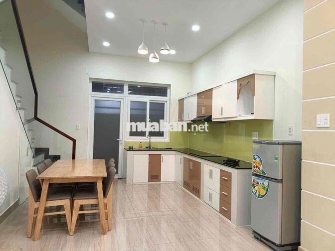 Cho thuê nhà 1 trệt 2 lầu, đầy đủ nội thất, giá 12 triệu