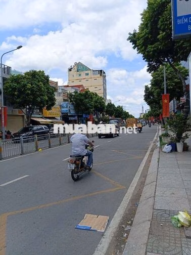 Bán 440m2 đất và nhà xưởng mặt tiền Hoàng xuân hoành viao lũy bán bích