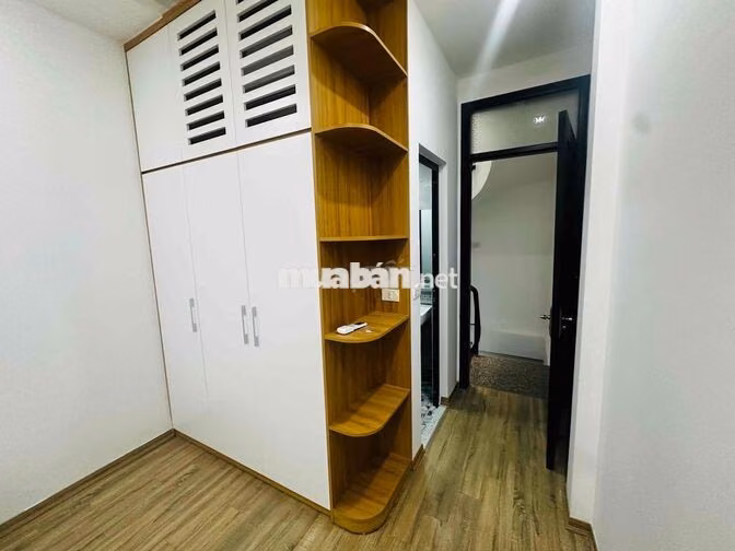 Bán nhà phân lô cán bộ tại Nghi Tàm, 7,5 tỷ, 28/32m2T2, 3PN + 4WC, giá