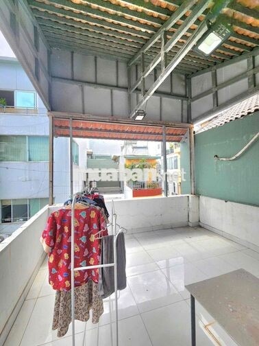 NGAY TRUNG TÂM Q1 CĂN HỘ BAN CÔNG THANG MÁY GIÁ SIÊU RẺ