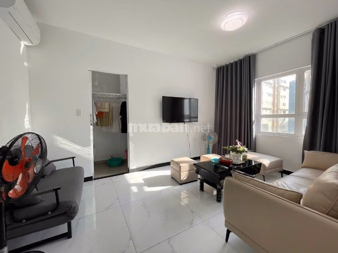 CC Central Plaza . Phạm Văn Hai . TB. DT 60m2 . 2PN Giá 13Tr5