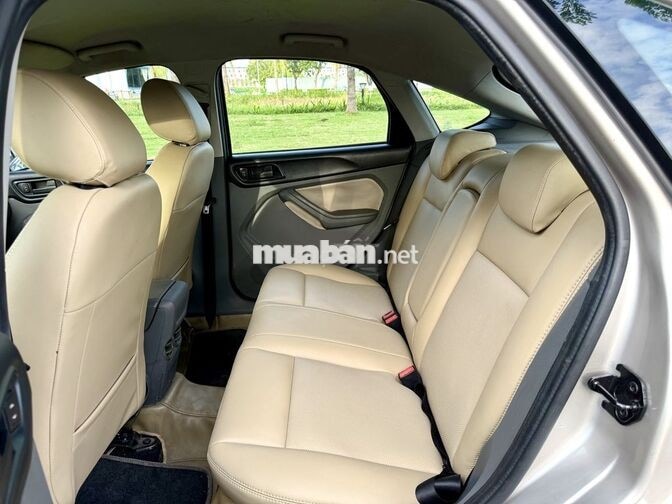 Ford Focus 1.8L 2011 xe RẤT tiết kiệm Xăng