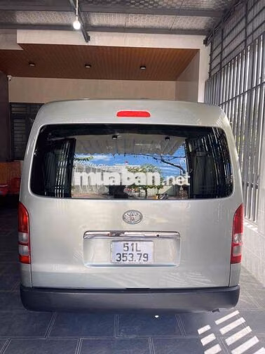Toyota Hiace 2011 Dầu Xám rin keng