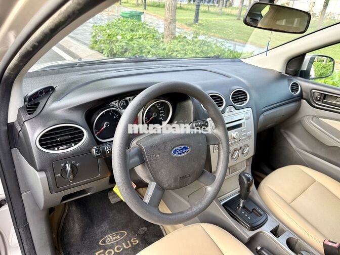 Ford Focus 1.8L 2011 xe RẤT tiết kiệm Xăng