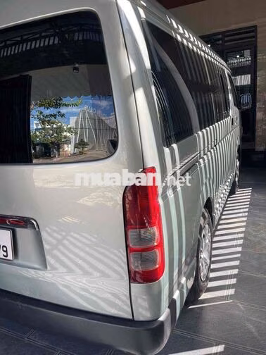 Toyota Hiace 2011 Dầu Xám rin keng