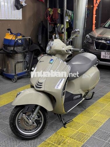 Piaggio Vespa GTS 2024 iGet 150cc Kem