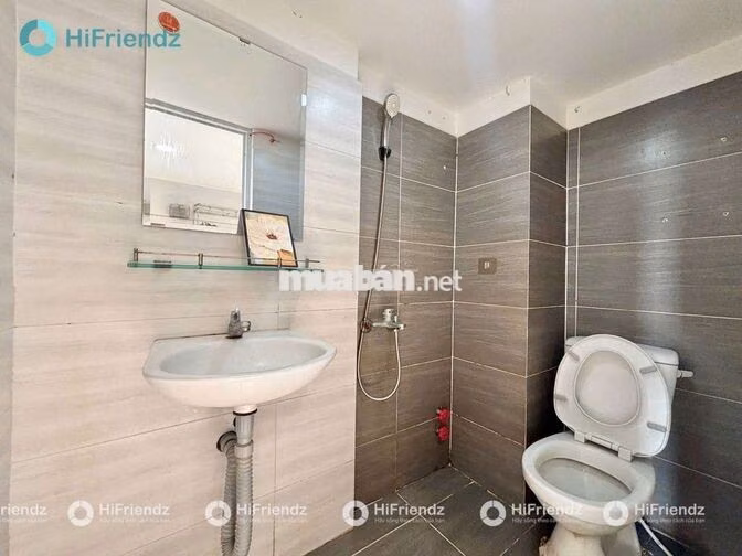 GẦN VHU - ĐH HỒNG BÀNG CỬA SỔ TRỜI NỘI THẤT CƠ BẢN