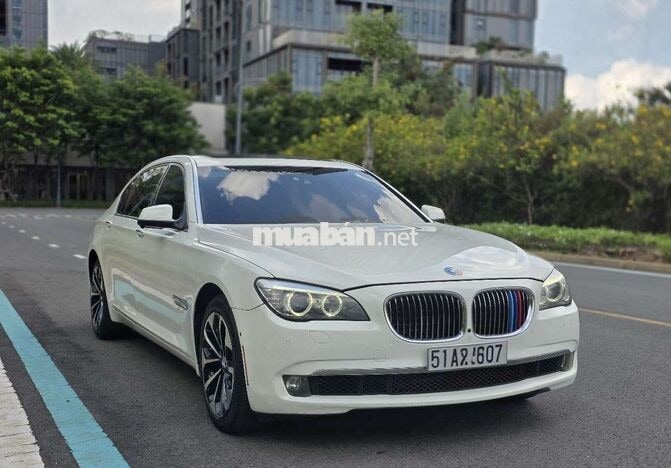 Cần bán BMW 750li model 2010 xe cực kì đẹp