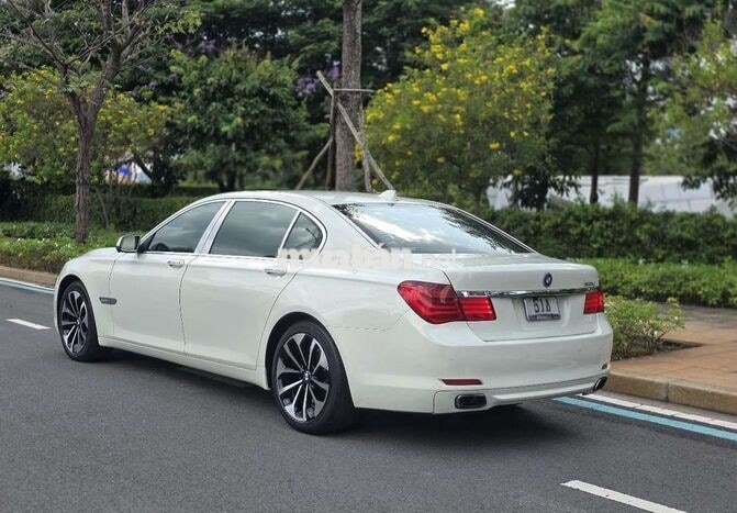 Cần bán BMW 750li model 2010 xe cực kì đẹp