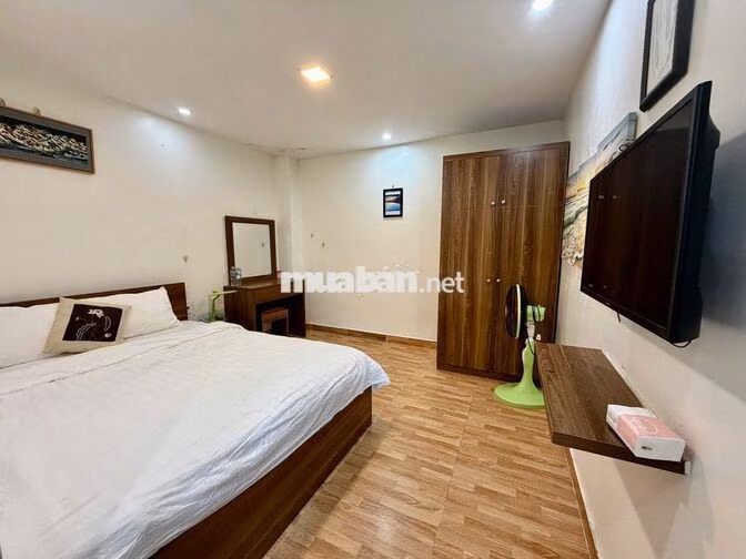 CHO THUÊ CĂN HỘ 2PN FULL NỘI THẤT CÓ SÂN VƯỜN Ở ĐƯỜNG TRẦN QUANG KHẢI