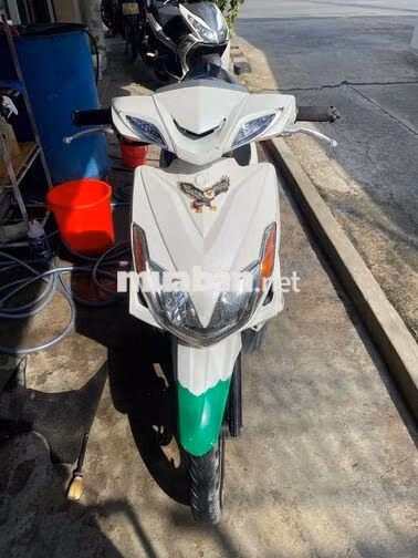 Yamaha Luvisa Trắng
