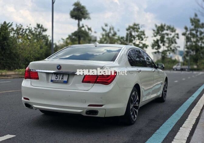 Cần bán BMW 750li model 2010 xe cực kì đẹp
