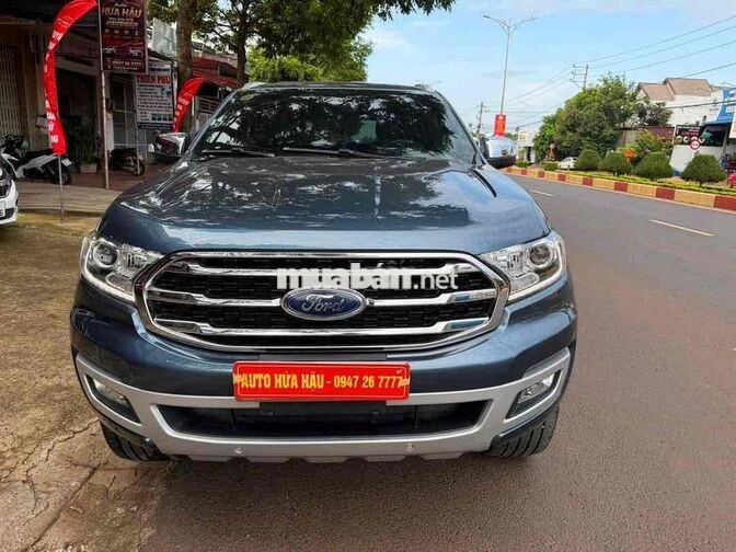 Ford Everest Titanium 2018 Xanh 7 chỗ