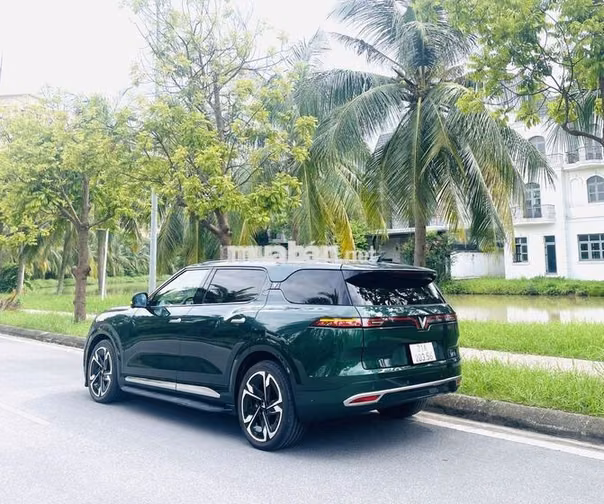 VinFast VF9 Plus 2024 Xanh rêu 6 chỗ