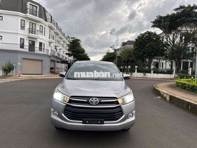 Toyota Innova 2018 7 chỗ Bạc