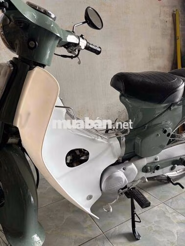 Honda Cub C50 50cc Xanh rêu, trắng