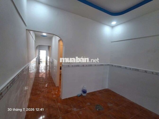 Cần bán gầp nhà  cầp 4P ĐHT gần chợ cây sộp .DT 3,7 x21  nhà mới