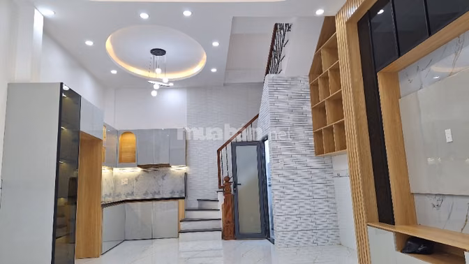 Nhà mới, Ngang 7,8m x D9m, 152/2 Bông Sao P5, Q8, 1trệt, 2 lầu, ST.